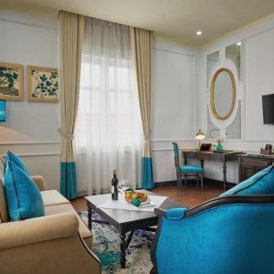 Manoir Des Arts Hotel